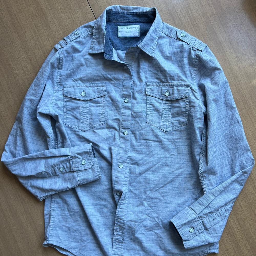 Free Planet shirt